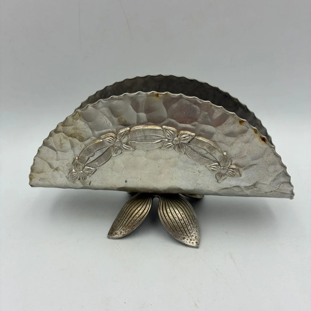 Vintage Hammered Aluminum Napkin Holder Floral Relief Scalloped Edge Silver Tone